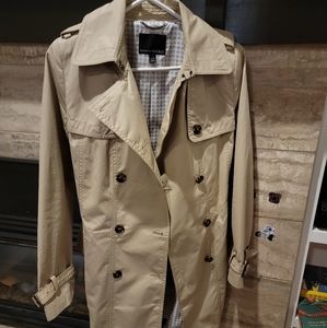 NWOT Banana Republic trench coat size S